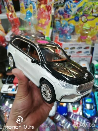 Модель Mercedes maybach