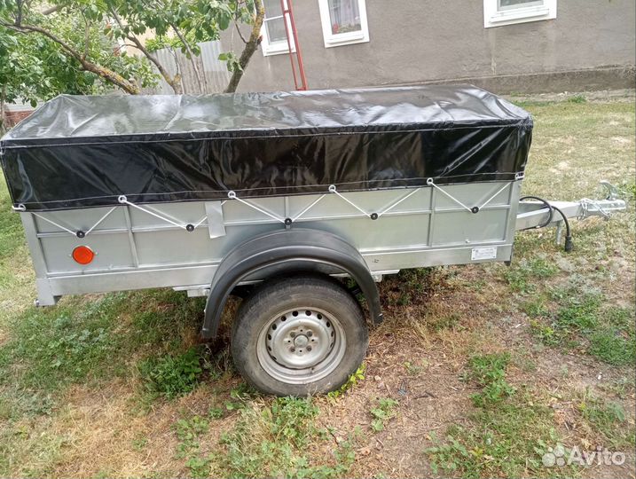 Прицеп на легковой автомобиль