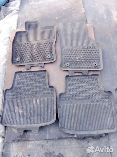 Автомобильные коврики резиновые