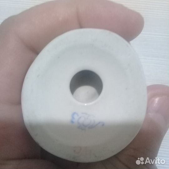 Фарфоровая статуэтка: