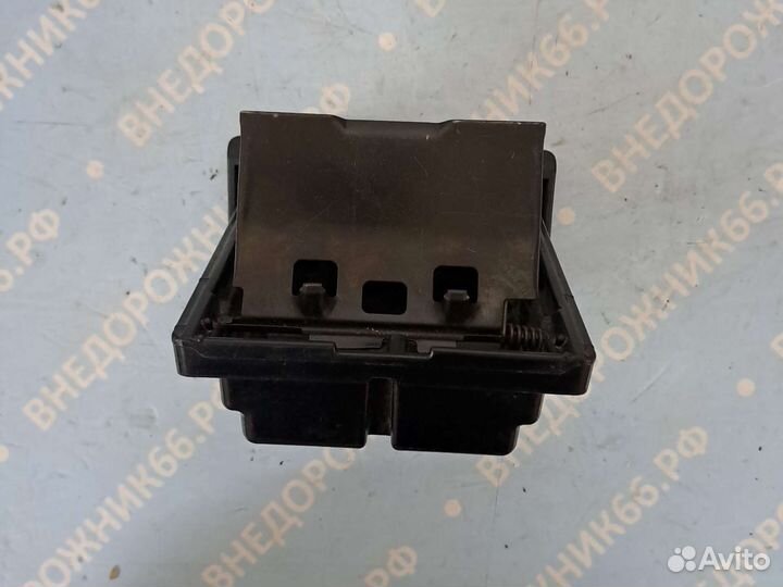 Пепельница передняя Land Cruiser Prado 120