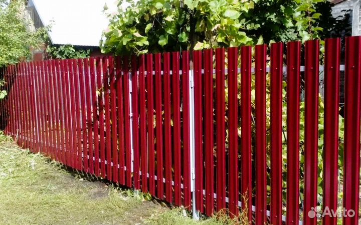 Забор из евроштакетника качественно быстро