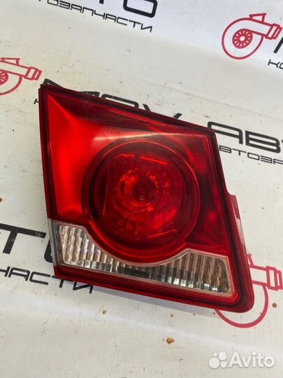 Б/У фонарь (стоп сигнал, фара, оптика ) задний