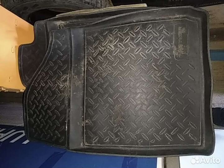 Резиновые коврики в салон Пежо Партнер