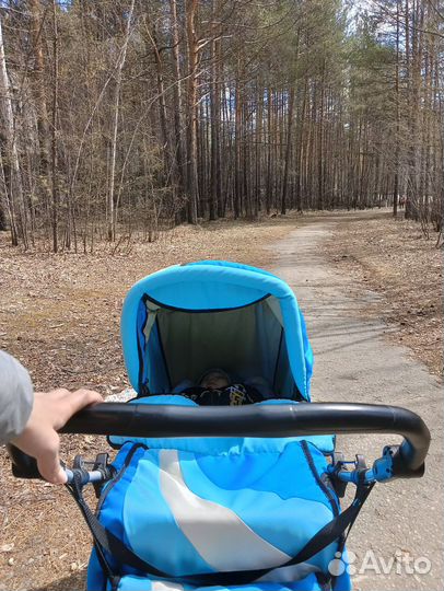 Прогулочная коляска