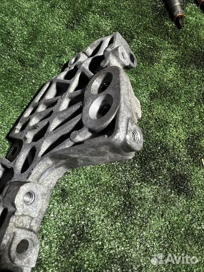 Кронштейн двигателя Renault Laguna 3 2.0 DCI