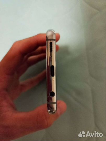 Samsung Galaxy S10, 8/128 ГБ