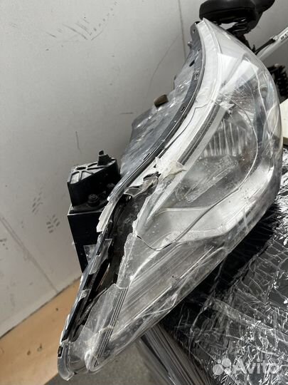 Фара Hyundai solaris оригинал левая под запчасти