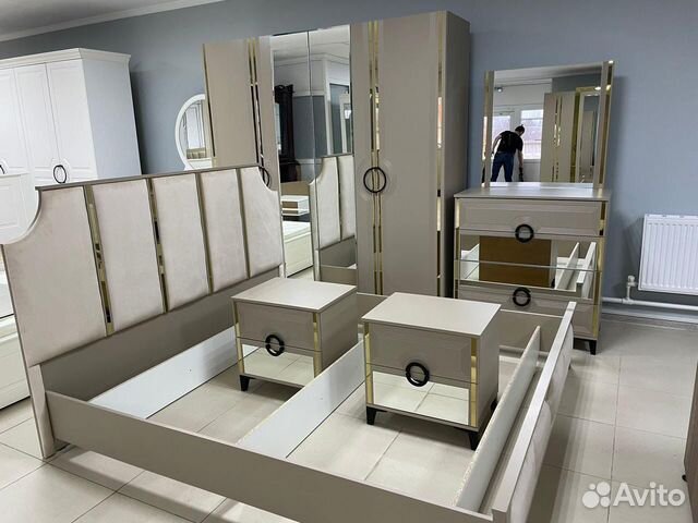 Спальный гарнитур