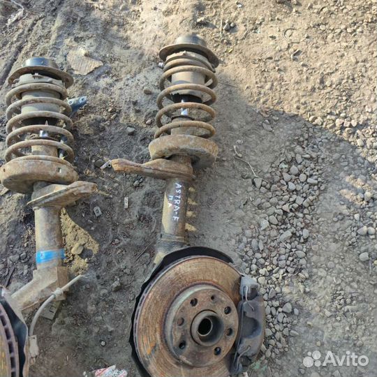 Передние стойки Opel Astra F