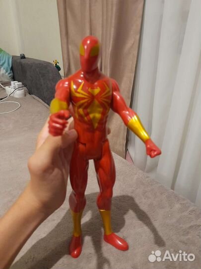 Фигурка Железного человека паука от Marvel