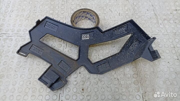 Кронштейн бампера передний левый Renault Arkana