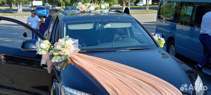 Свадебные украшения бело - персикового цвета