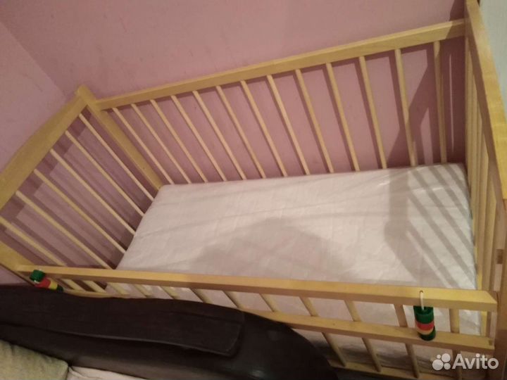 Кровать маятниковая с матрасом