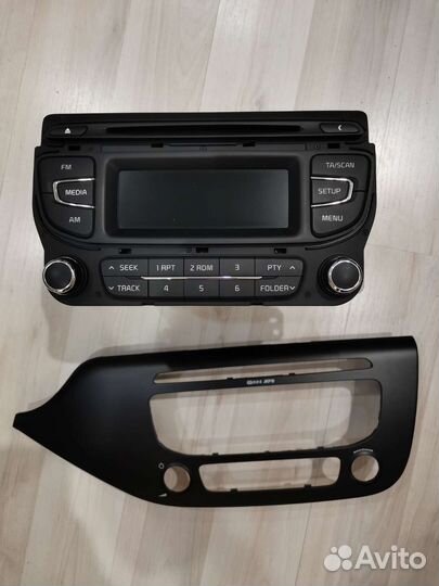 Штатная магнитола Kia Ceed. Оригинальная