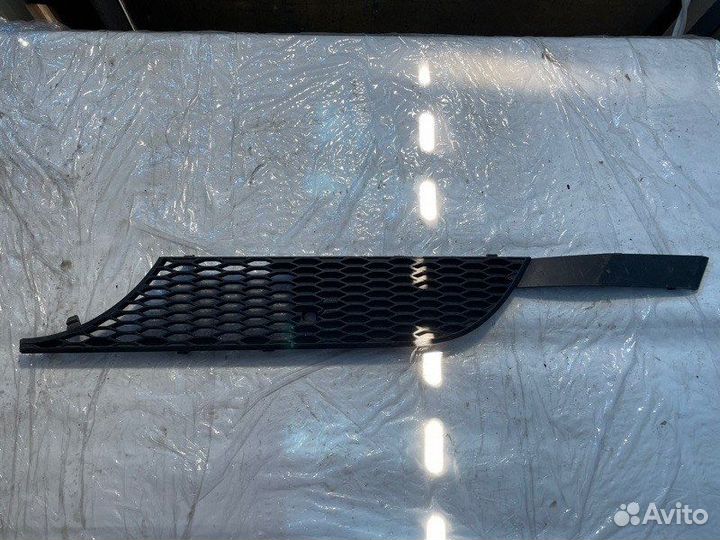 Накладка решетки капота Mercedes-Benz