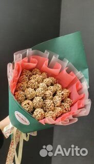 Съедобные клубничные букеты