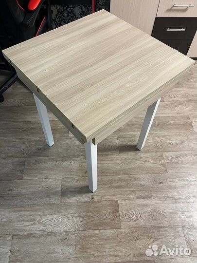 Кухонный стол