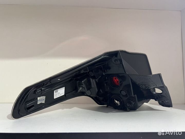 Фонарь Toyota RAV4 с 2015- по н.в Оригинал