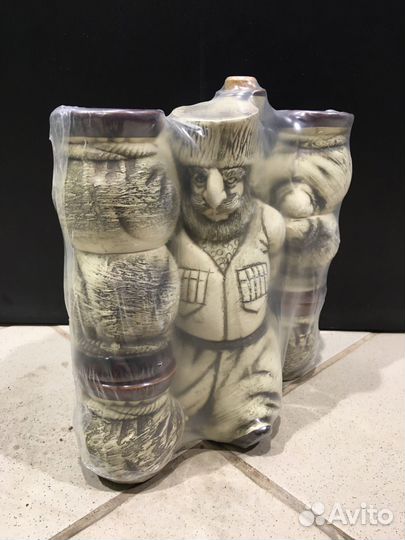 Штоф для крепких напитков и чайный набор