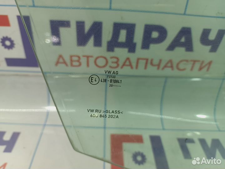 Стекло двери передней правой Volkswagen Polo (Mk6)