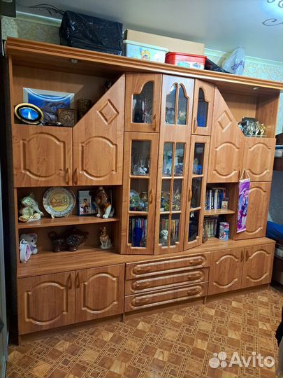 Стенка в гостиную бу