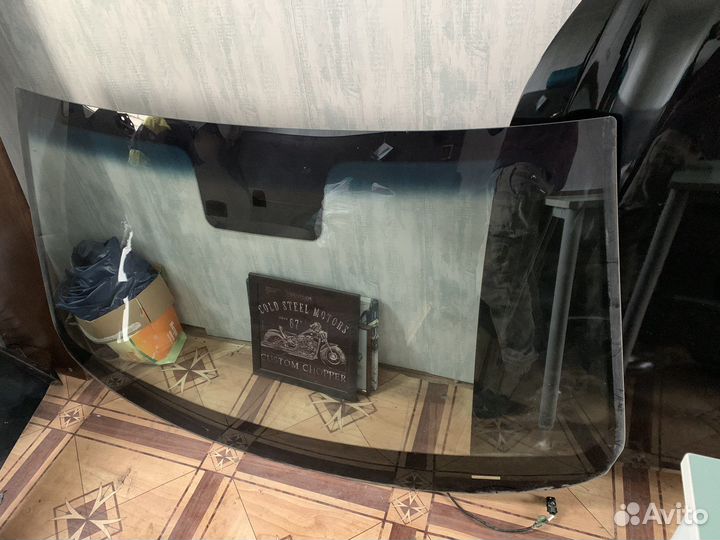 Стекло лобовое Kia Sorento