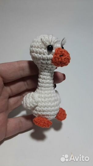 Игрушка вязанная Гусик