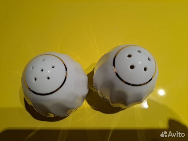 Солонка и перечница фарфор япония