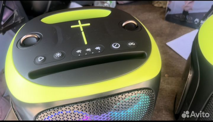 Jbl отдыхает 240w + 4 микрофона