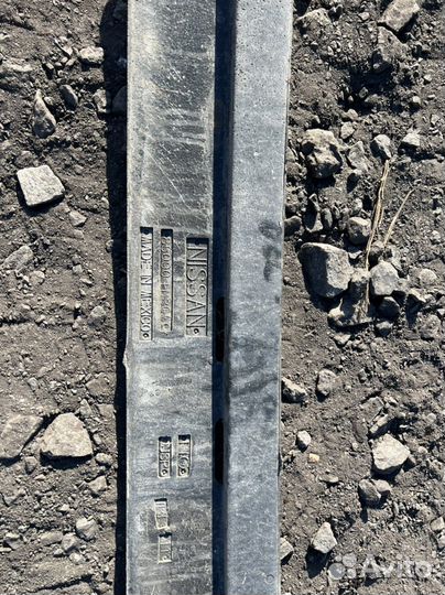 Напонитель заднего бампера Nissan Tiida хэч