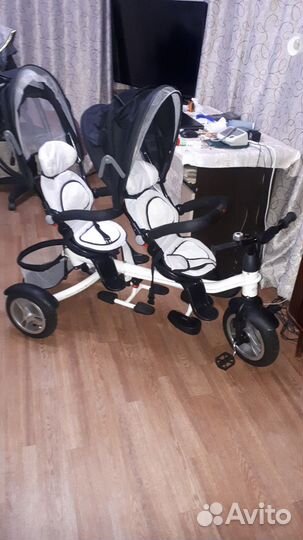 Велосипед трехколесный для двойни или погодок