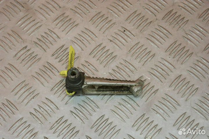 Подножка водителя левая Suzuki Bandit 250V-2