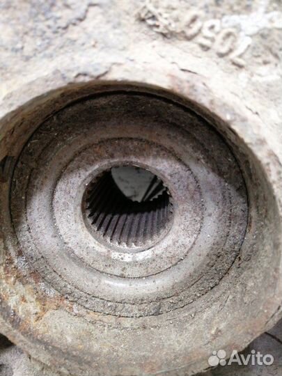 Кулак задний левый Mercdes Ml 164