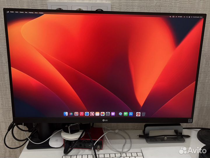 Монитор LG 27UN880-B