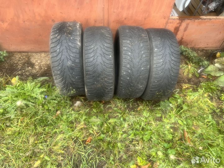 Yokohama Ice Guard Stud IG55 215/55 R16