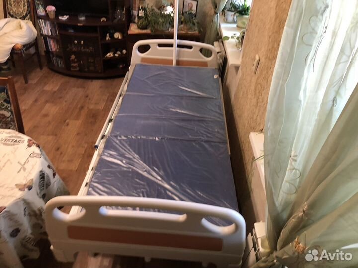 Медицинская кровать для лежачих больных