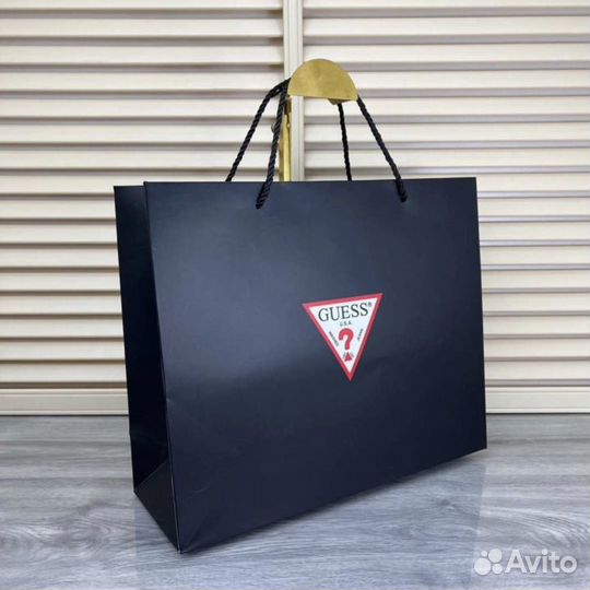 Брендовый пакет Guess