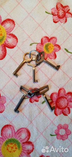 Старинные ключи от буфета, комода, сундука