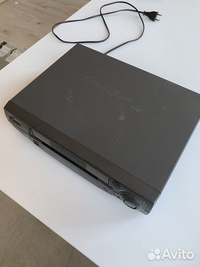 Видеомагнитофон LG BL-162W