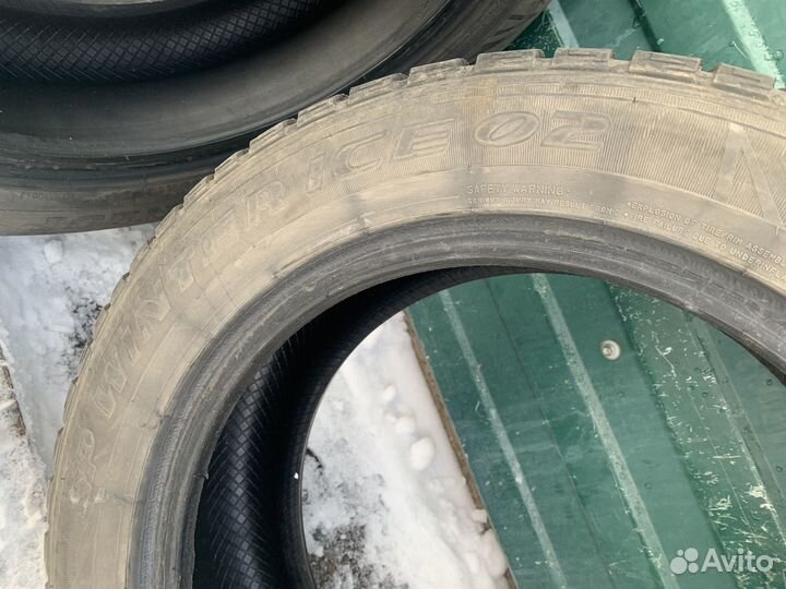 Dunlop SP Winter Ice 02 205/55 R16 94T