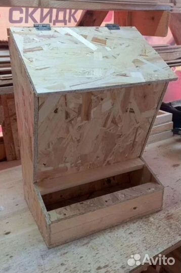 Бункерная кормушка для кур