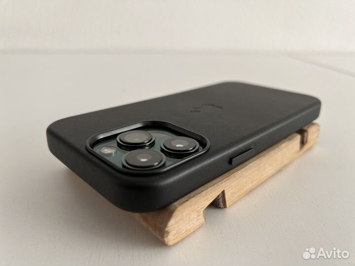 Кожаные чехлы iPhone с Magsafe