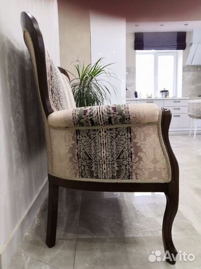 Диван маленький