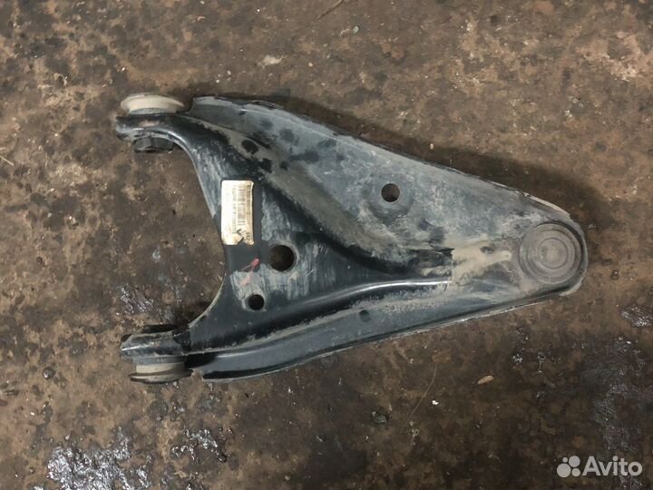 Renault logan 2 рычаг