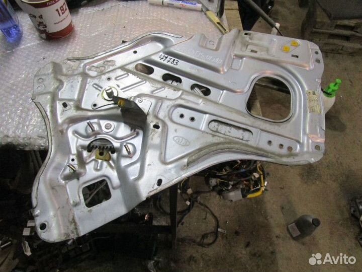 Стеклоподъемник электр. задний левый Kia Magentis