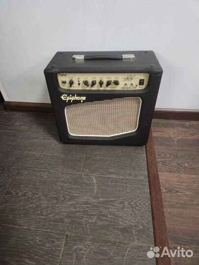 Гитары, укулеле и комбоусилители (б/у)