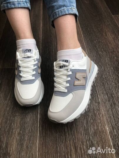 Кроссовки женские new balance