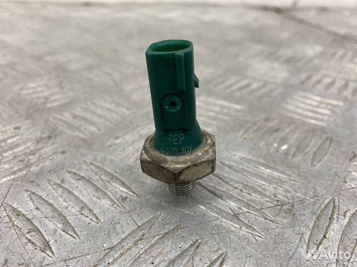 Б/У Датчик давления масла (Двигателя) Volkswagen