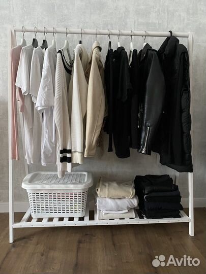 Вешалка напольная деревянная